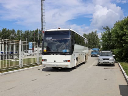 Участников «Университетских смен» в АлтГУ научили играть в лапту