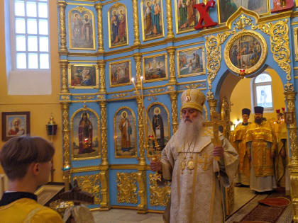 В день церковного новолетия Архипастырь совершил Божественную литургию и молебен в Иверском храме семинарии