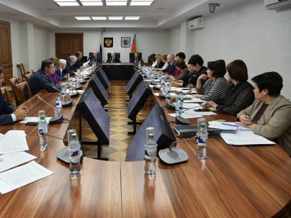 В АКЗС проходят консультации по проекту краевого бюджета на 2024 год