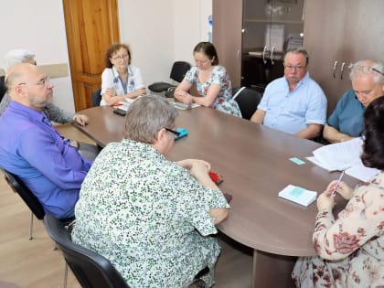 Филологи ИГН АлтГУ обсудили новые направления сотрудничества с Институтом филологии СО РАН