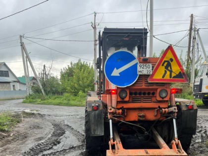 Ремонт дороги в поселке Власиха начался