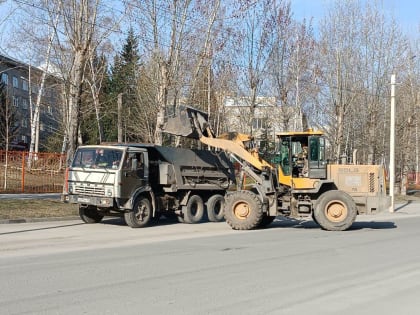 В Ленинском районе продолжаются работы в рамках месячника весенней санитарной очистки