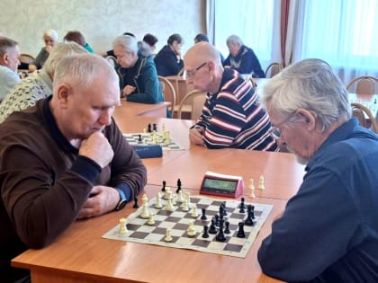 В Ленинском районе прошли  соревнования по шахматам и шашкам