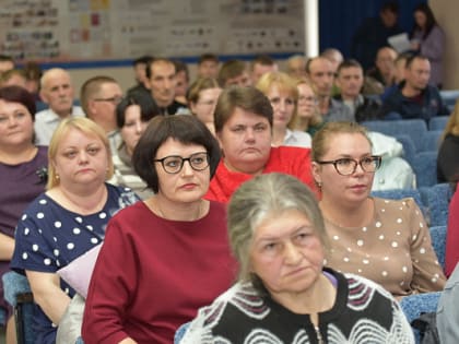 Председатель АКЗС вручил награды краевого парламента работникам завода «Ротор»