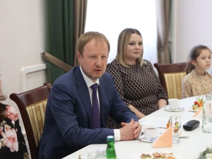 Губернатор Алтайского края Виктор Томенко открыл филиал фонда «Защитники Отечества» и дал поручения по первым обращениям членов семей участников СВО