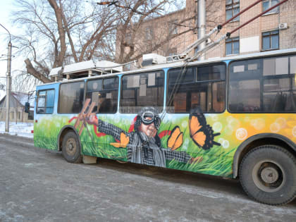 По городским улицам ходит «Молодежный троллейбус»