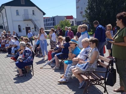 В рамках грантового проекта совет ТОС «Балтийский» провел праздничную программу  ко  Дню  семьи, любви и верности