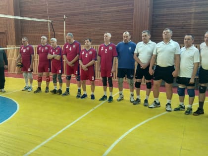 Депутат Госдумы Иван Лоор поздравил с Всемирным днём волейбола спортсменов и любителей спорта