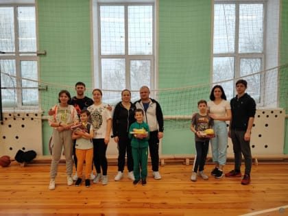 В Центральном районе провели соревнования «Папа, мама, я - спортивная семья»