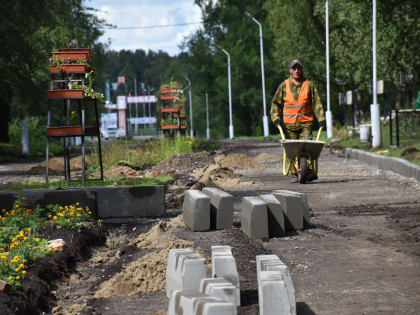 Аллею Победы благоустраивают в с. Смоленское по национальному проекту «Жилье и городская среда»