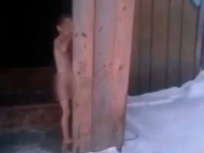 Родители «голого мальчика» из Шелаболихи получили сроки за истязания троих малолетних детей