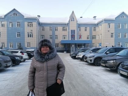 Депутат АКЗС Наталья Зимина передала в Минздрав более 2,5 тыс. подписей земляков из-за недоступной медицины в Волчихинском районе