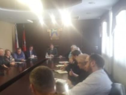 Бийские автоперевозчики встретились с Главой г. Бийска и руководителями дорожных служб на совещании в городской Администрации