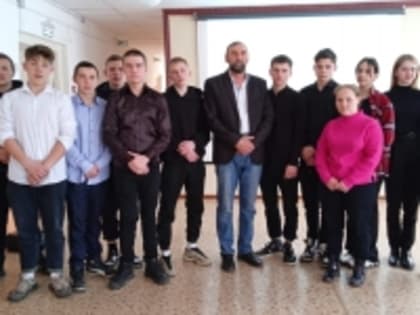 Депутаты Собрания депутатов Алейского района провели «Парламентские уроки» для школьников нашего района, которые были посвящены 85-летию представительной власти на Алтае.