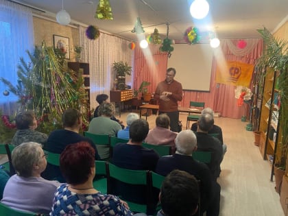 "Влиять на умы, которые плохо знают историю, легко". Александр Терентьев ответил на вопросы жителей Крутихинского района