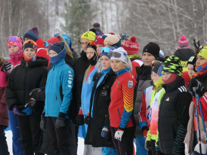 6 и 7 января в селе Алтайское прошли соревнования по лыжным гонкам среди команд спортивных школ Алтайского края на призы МСМК Виталия Денисова.  
