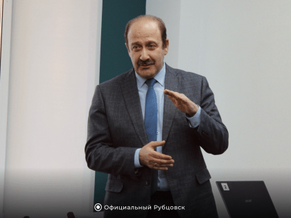 В молодежном центре «Точка» прошла встреча Главы города с представителями студенческих отрядов