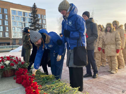 В Железнодорожном районе в День снятие блокады Ленинграда возложили цветы