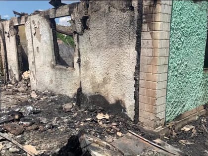 Сегодня утром в Локтевском районе при пожаре погибли двое детей