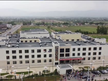 Первый выпускной в начальных классах провели в российско-таджикской школе в Душанбе