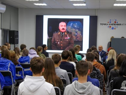 «Я никогда не жалел, что стал военным»: герой России Геворк Исаханян встретился со студентами колледжа АлтГУ