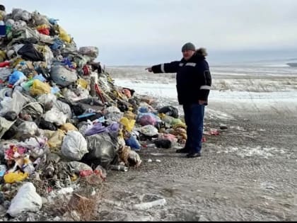 В Усть-Калманке местные жители недовольны, что мусорный полигон продолжает работать