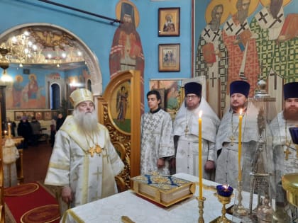 Митрополит Сергий совершил Литургию в Иверском храме Белоярска