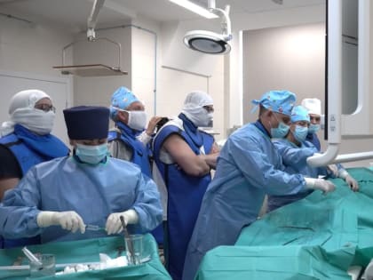 Добровольно и не ради денег. Как много врачей алтайских больниц едут в зону СВО