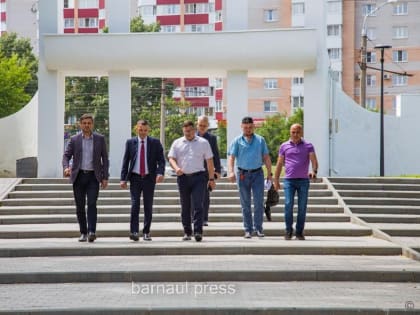 В Барнауле обсудили ход благоустройства парка «Юбилейный»