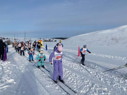 4 января 2024 года на Лыжной базе района в декаду спорта и здоровья прошел лыжный двух часовой марафон 