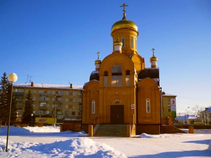 Архипастырь совершил вечернее богослужение с чтением акафиста