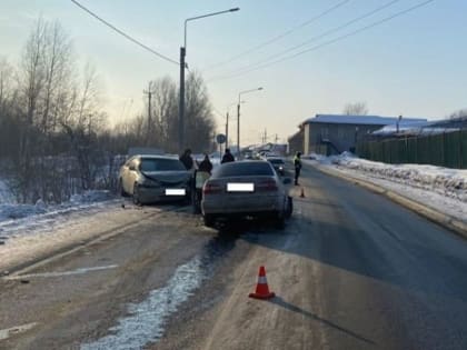 Четыре человека пострадали в ДТП с участием иномарок на Алтае