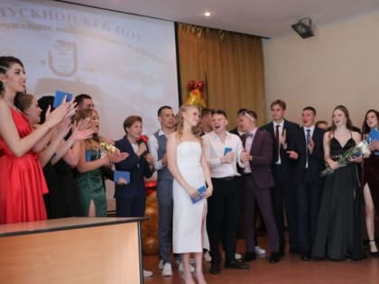 В Алтайском училище олимпийского резерва вручены выпускникам дипломы (фото)