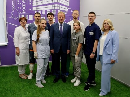 Губернатор Алтайского края встретился с молодыми медиками, которые поедут работать в села