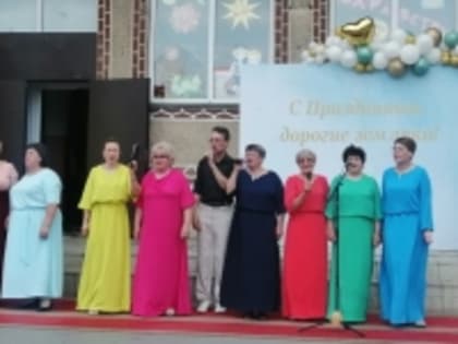 В рамках конкурса - фестиваля «Юбилейный тур», посвященного 100 – летию со дня образования Алейского района, в селе Большепанюшево 15 июня прошел праздник «В кругу земляков».