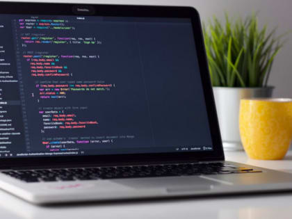 Минцифры обсуждает введение платы за использование зарубежного софта компаниями РФ