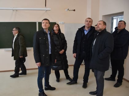 Шебалинскую школу ремонтируют в Бийском районе по инициативе «Единой России»