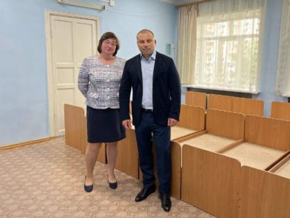 Депутат Барнаульской городской Думы Павел Кравченко подарил детскому саду №75 новые кровати
