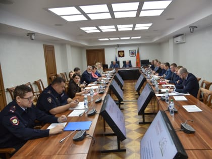 Альтернативное предложение. Лариса Колесникова предлагает начать решать проблему бездомных собак с универсальной концепции