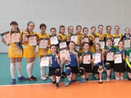 В Заринске прошёл традиционный краевой турнир «Снежинка» среди команд девочек
