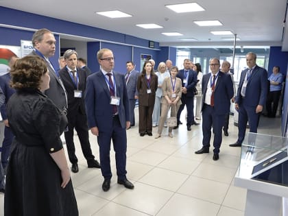 Делегация Алтайского края во главе с Губернатором Виктором Томенко посетила в Гродненской области крупнейшие предприятия пищевой индустрии