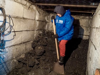 Молодогвардейцы Барнаула Алтайского края оказали адресную помощь семье мобилизованного