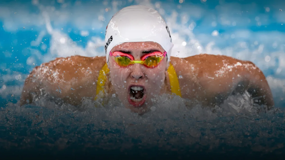 Laura Cabanes, nadadora de la Real Federación Española de Natación, en plena brazada de mariposa