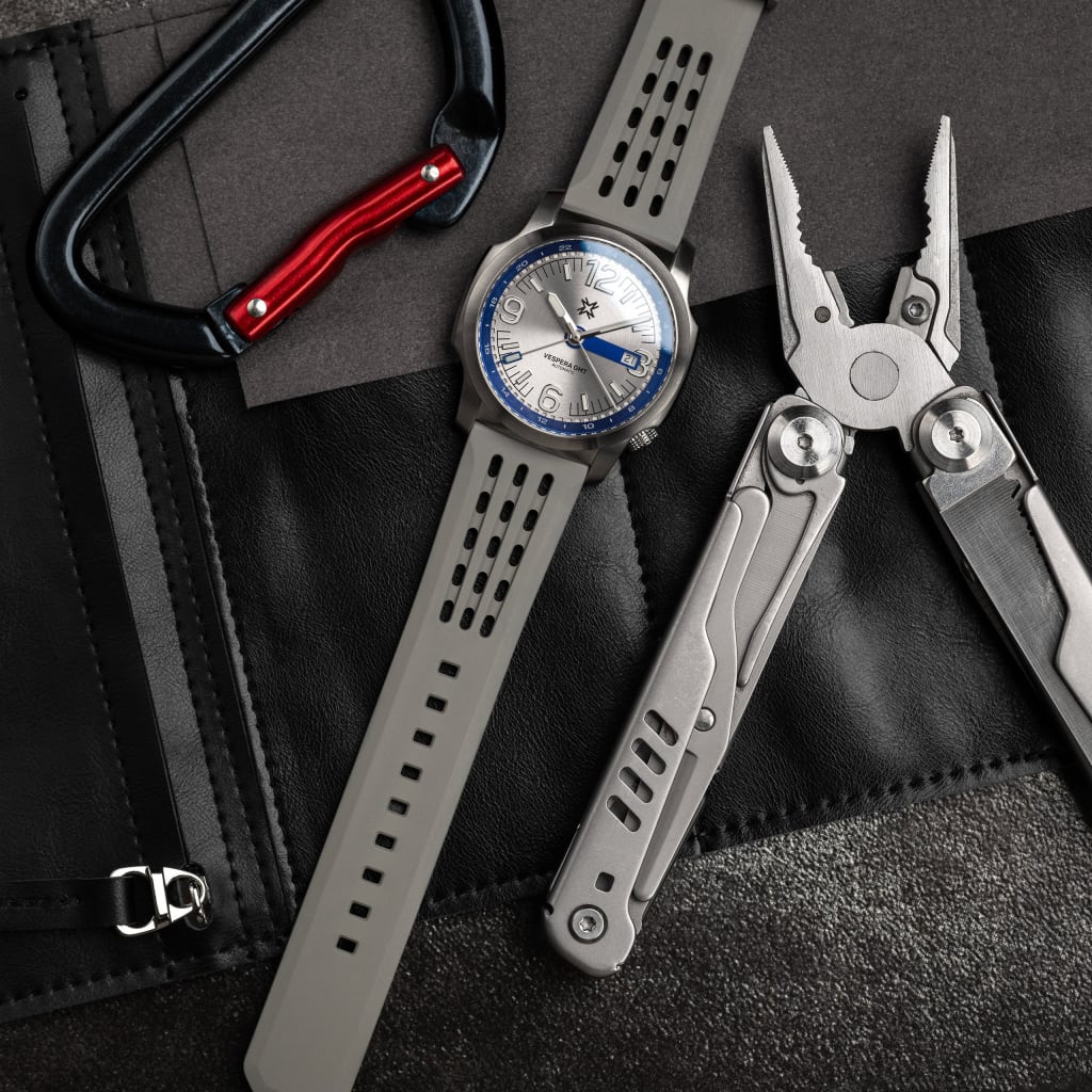 Nadir Vespera GMT Glaciale Fkm Rubber