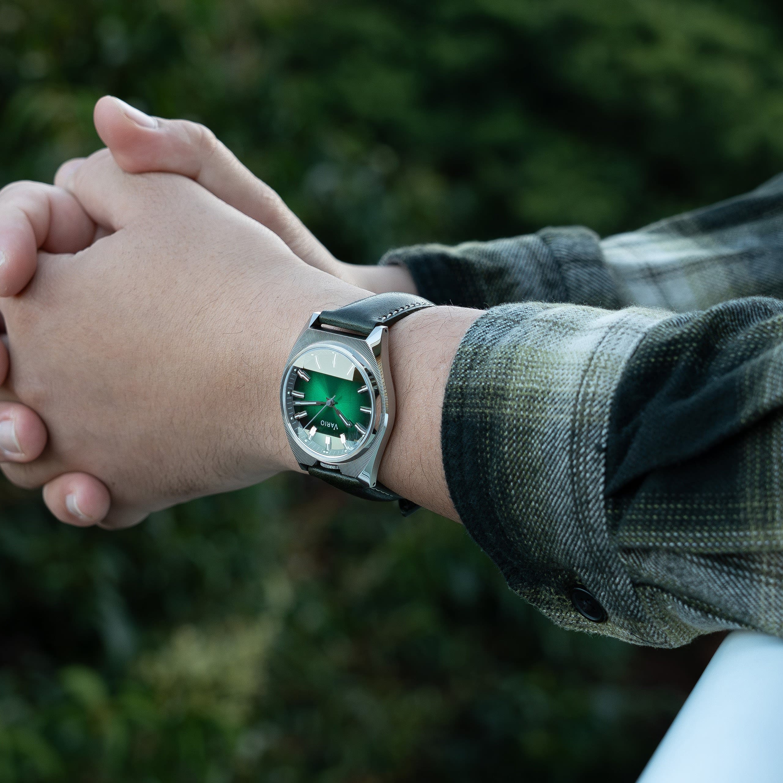 Vario Futurist Watch Sunburst Green Fume
