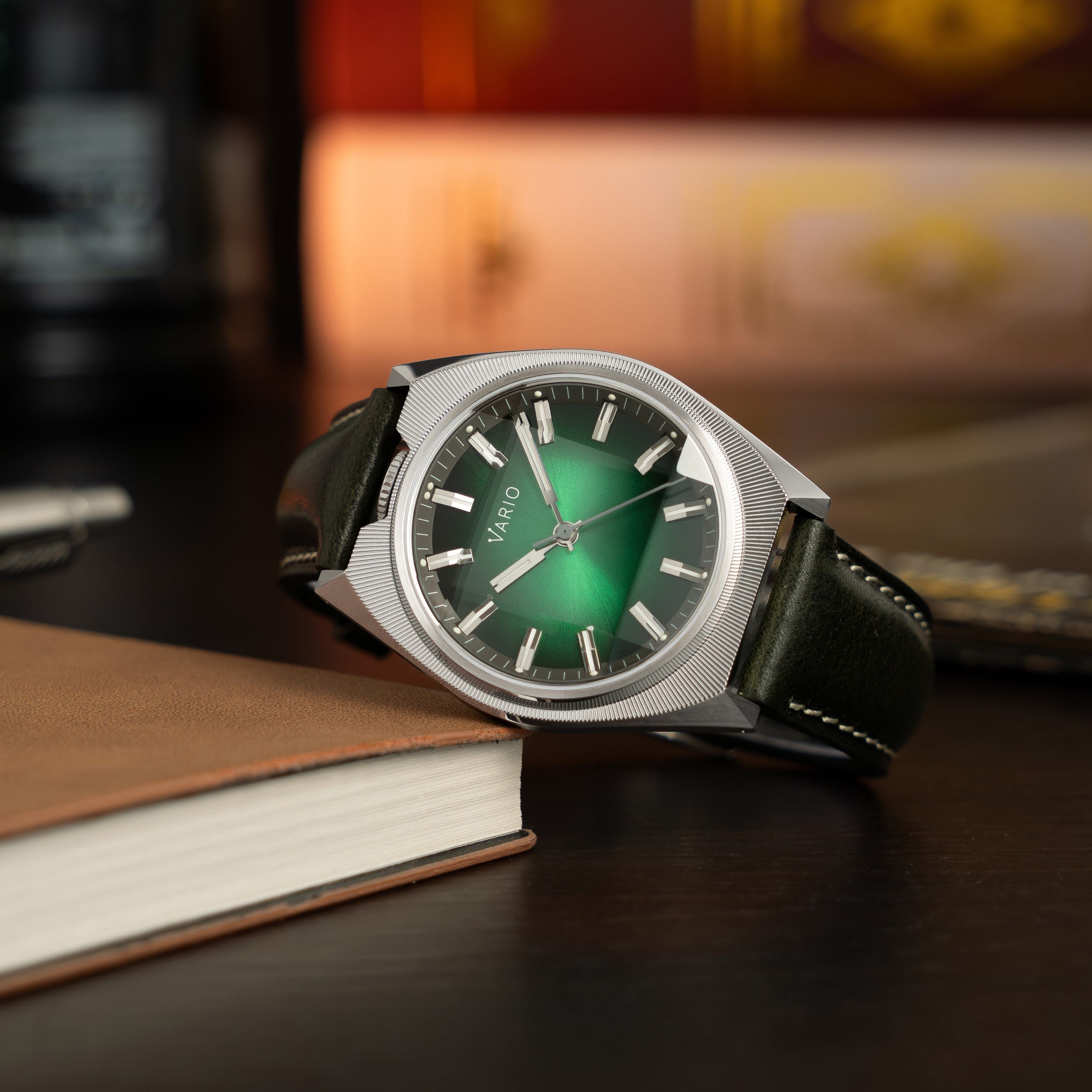 Vario Futurist Watch Sunburst Green Fume
