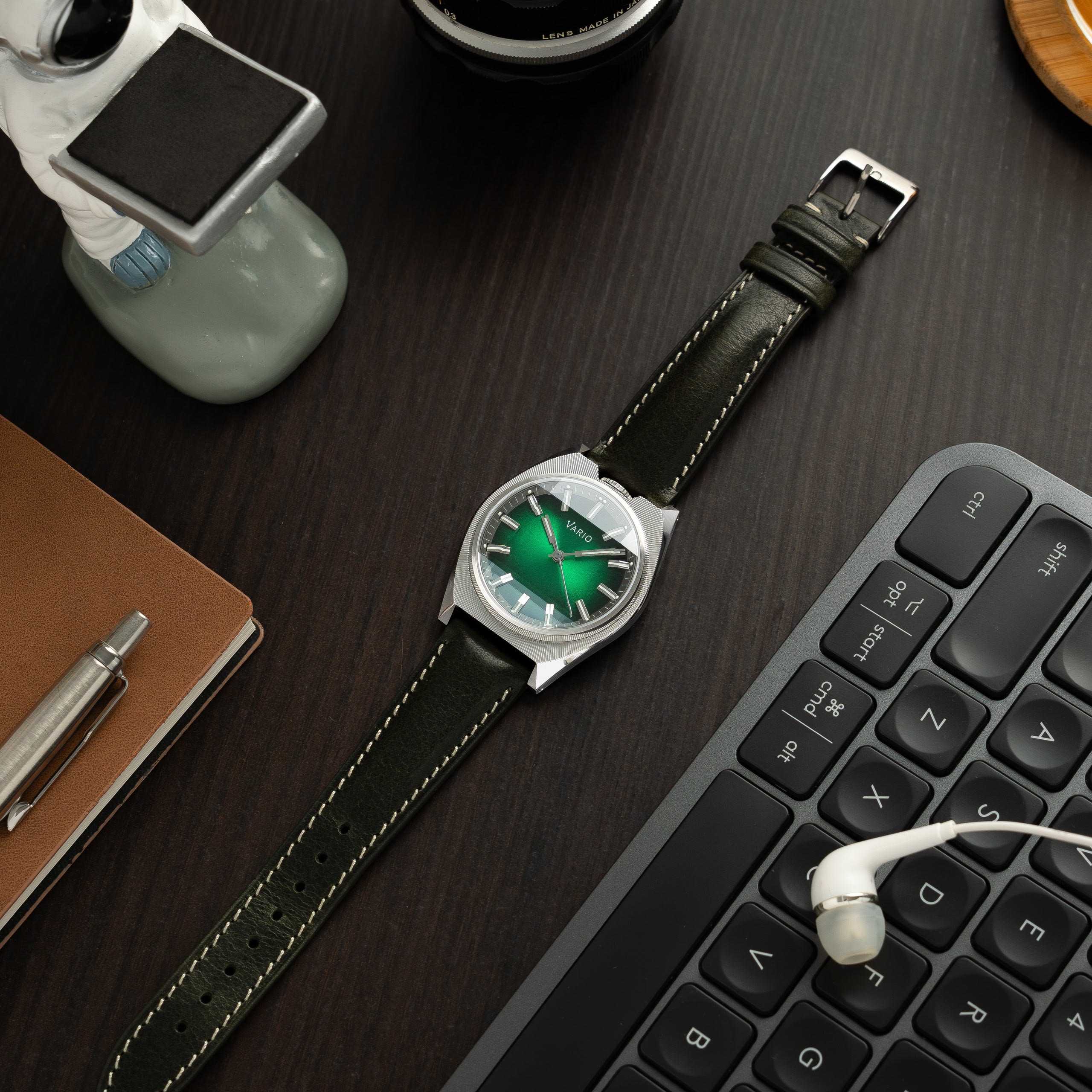 Vario Futurist Watch Sunburst Green Fume
