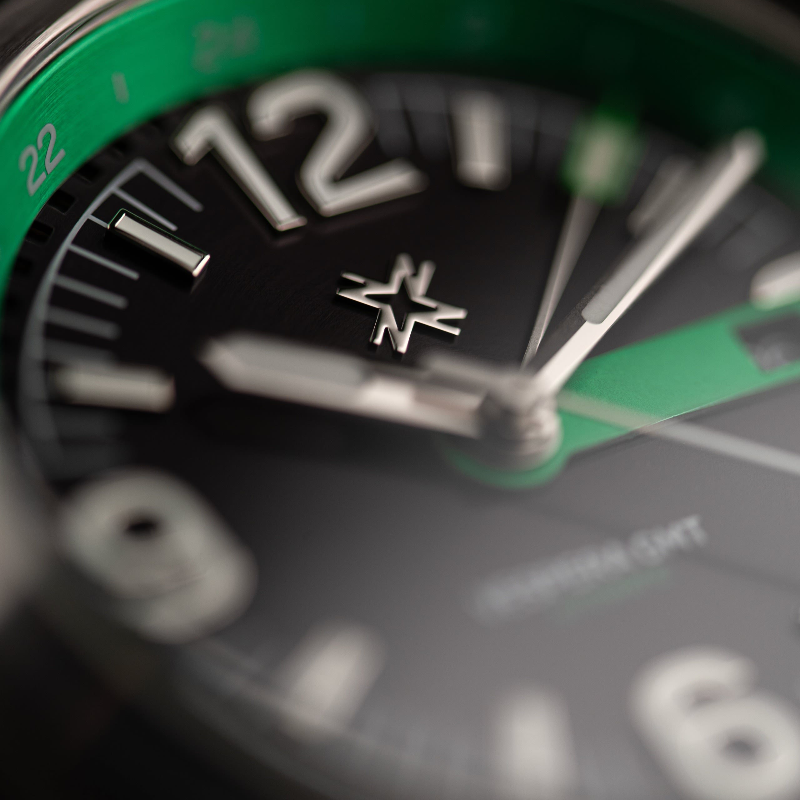 Nadir Vespera GMT Green