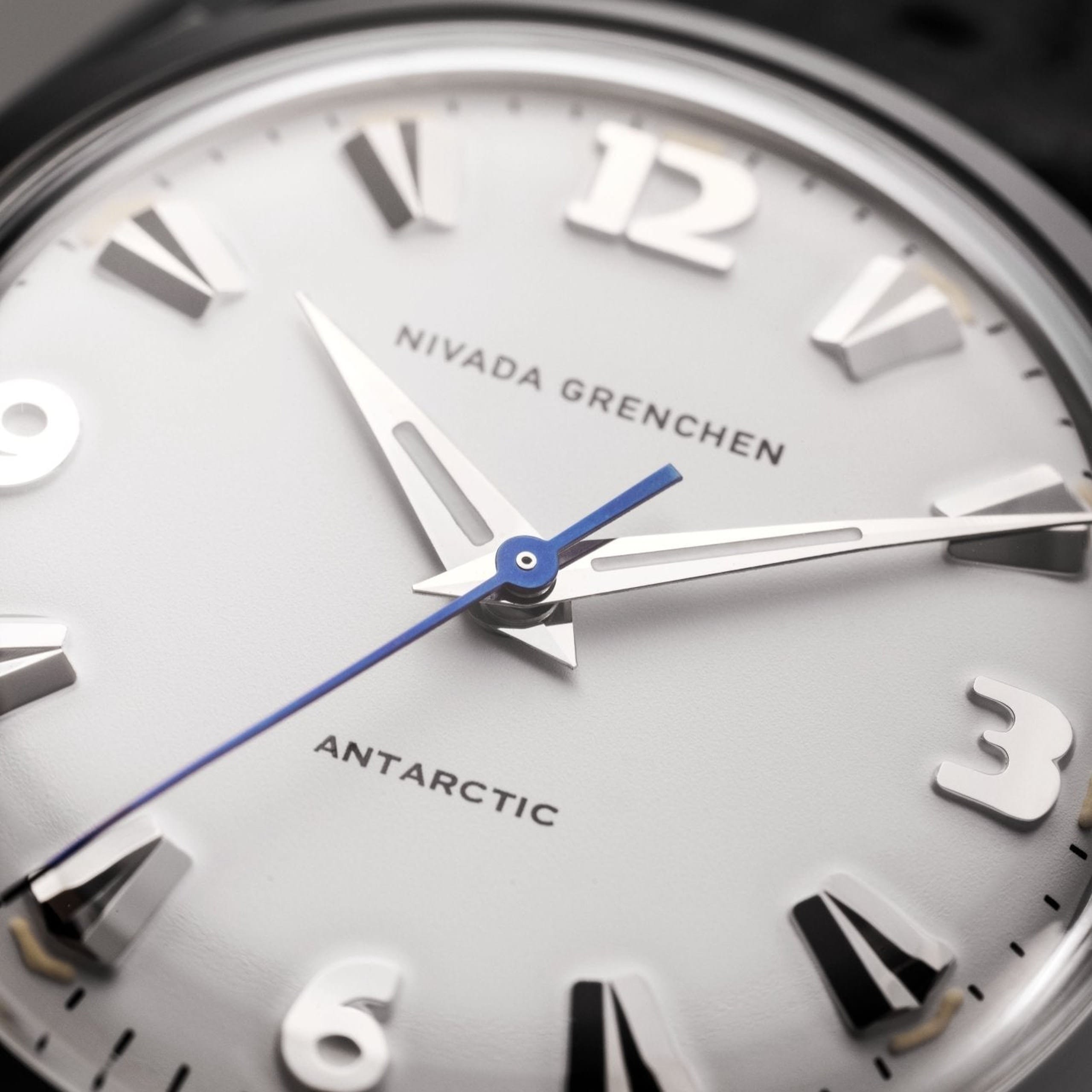 Nivada Antarctic White Luminova - 35mm - Brown Racing strap