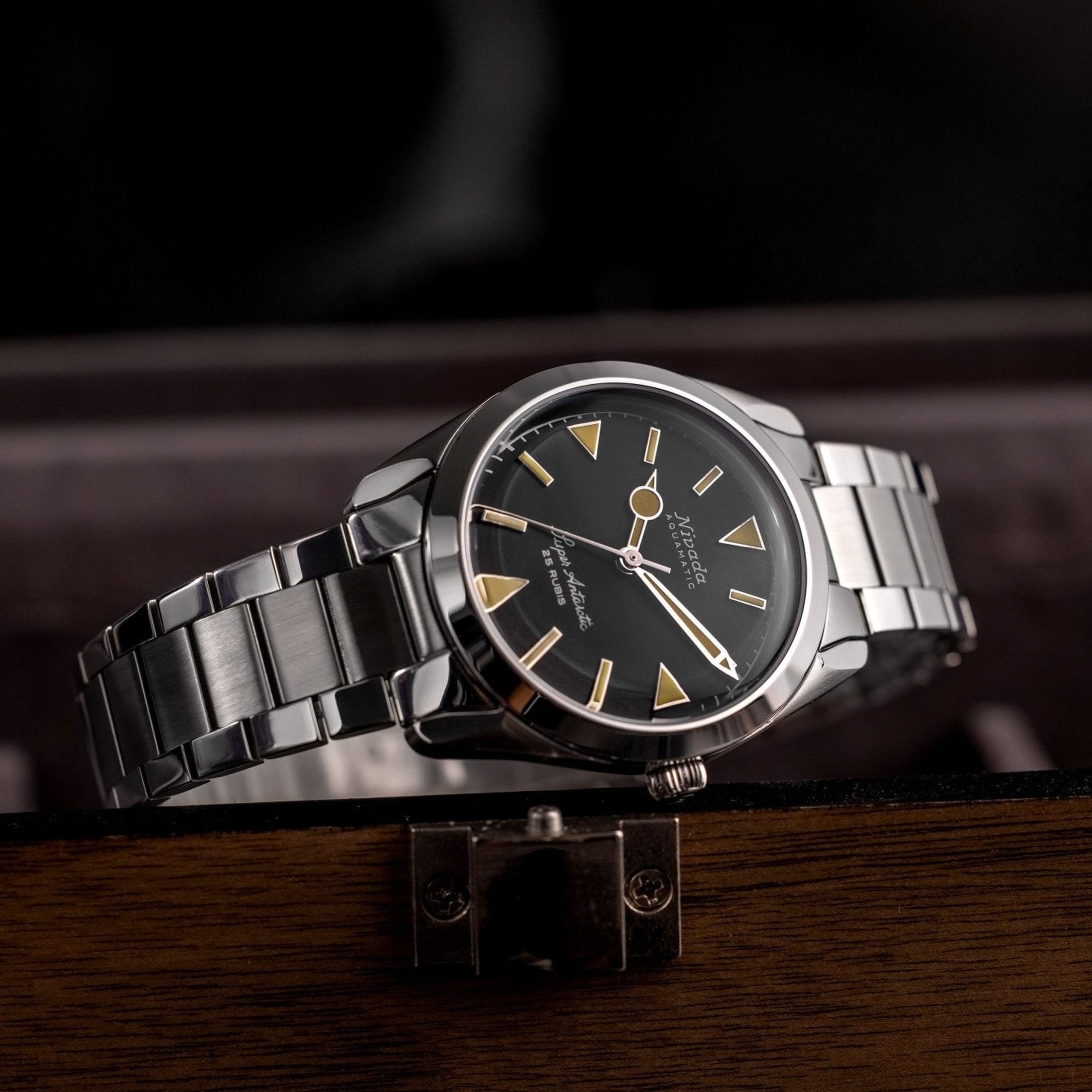 Nivada Super Antarctic Yellow - 38mm - Black Leather